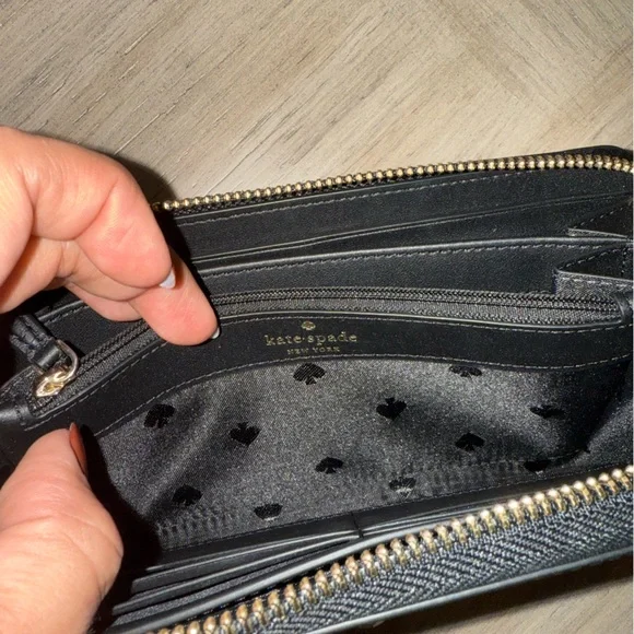 Kate Spade Large Slim Wallet - Picture 4 of 4